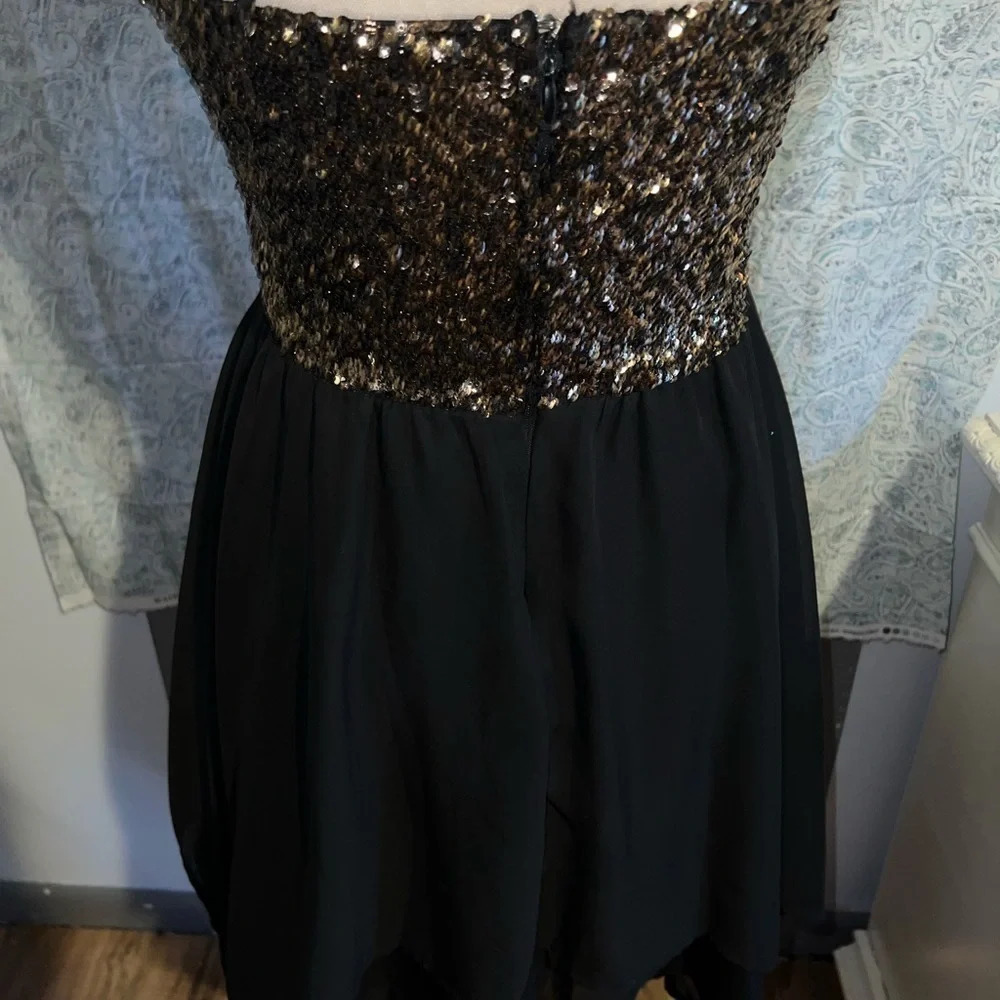 GOLD and black prom dress - Picture 8 of 10